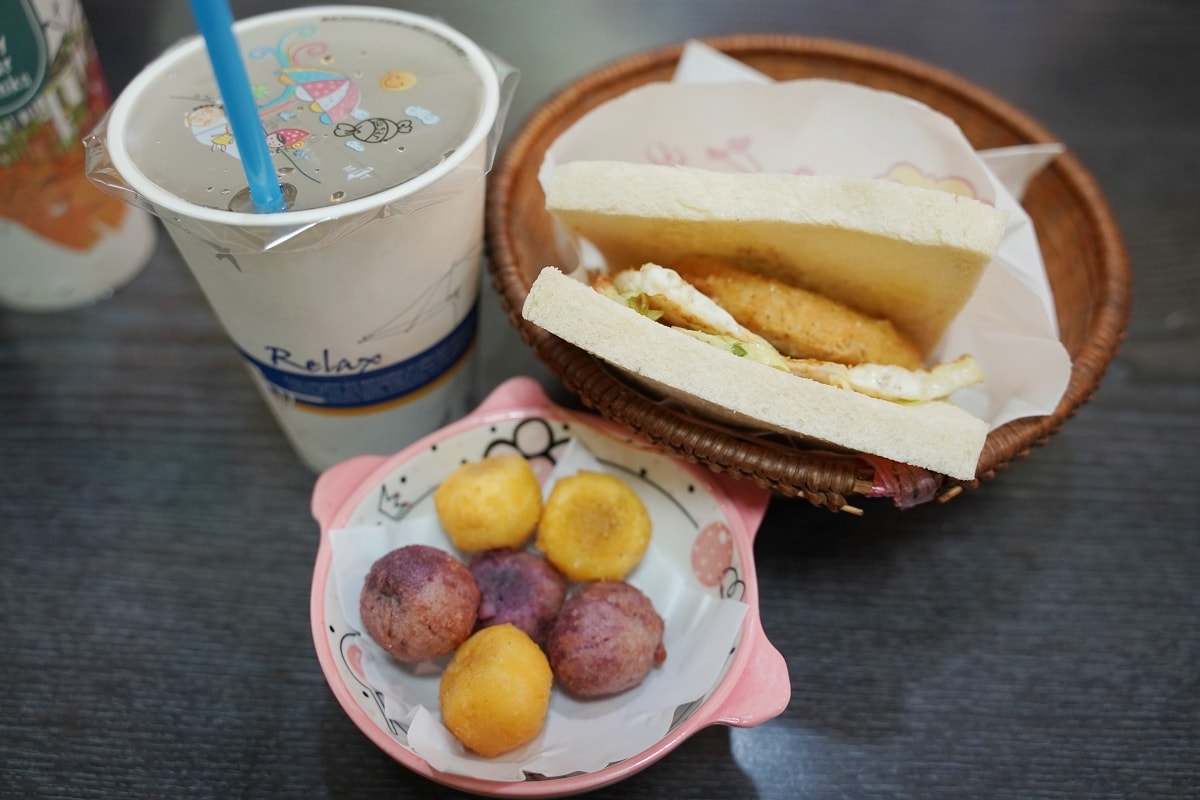 【中原大學早午餐推薦】內用紅茶無限暢飲 平價實惠價格便宜 老地方早午餐