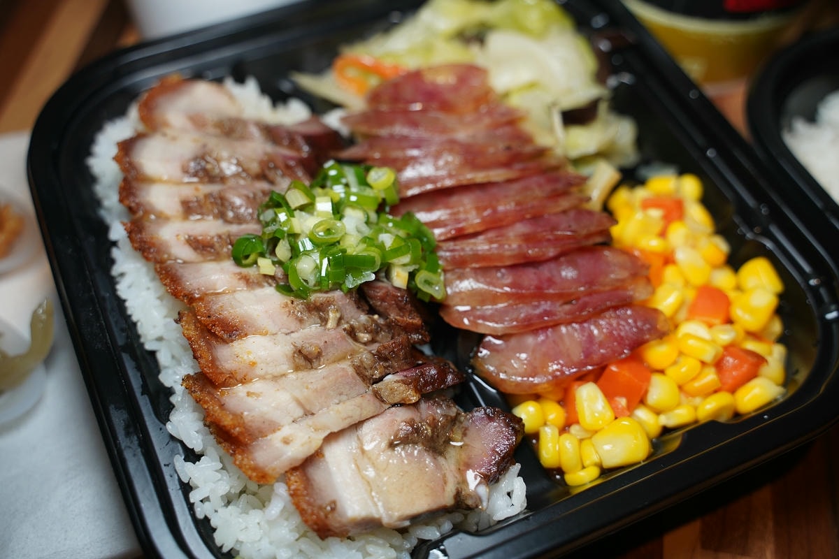 【台北燒臘推薦】創立於1982年台北40年老店 台北燒臘便當天花板 肥瘦任選/加肉自由 名門燒臘伊通店