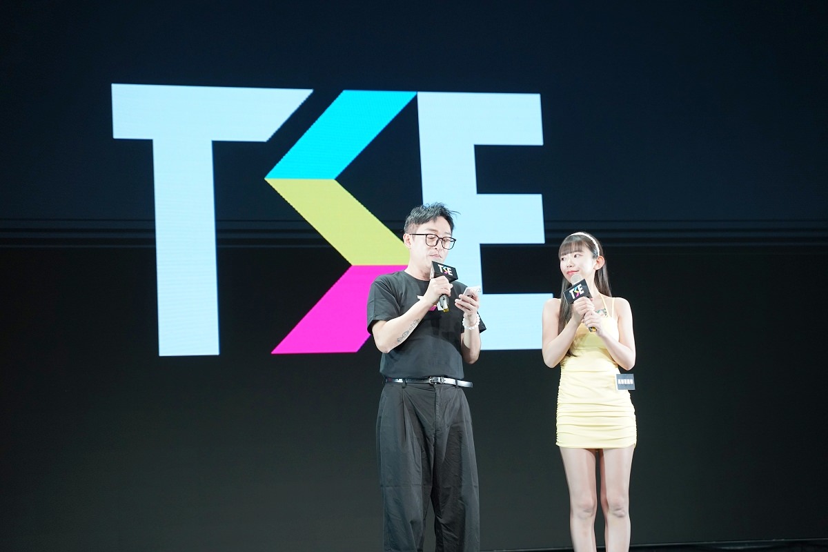 【TSE台灣寫真博覽會】童顏巨乳「合法蘿莉」長澤茉里奈出席TSE台灣寫真博覽會 12/1門票開賣 優惠票價買三送一