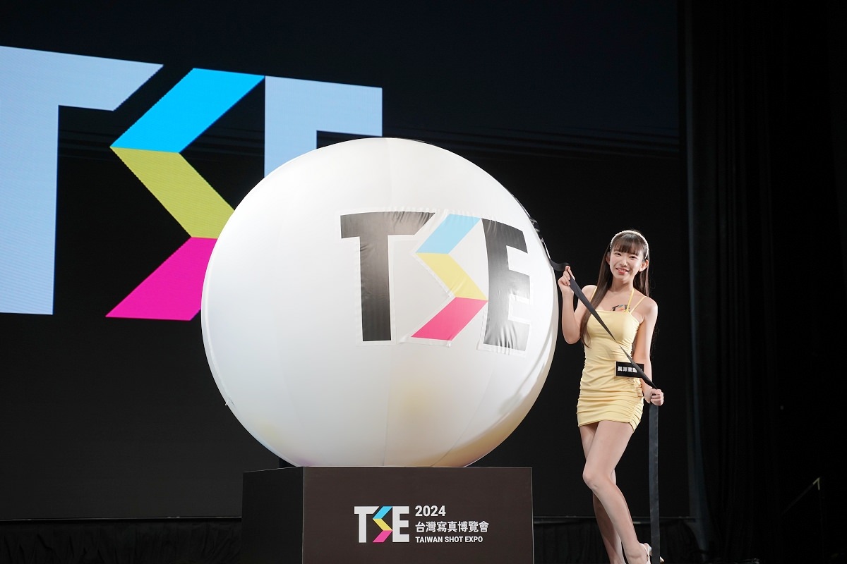 【TSE台灣寫真博覽會】童顏巨乳「合法蘿莉」長澤茉里奈出席TSE台灣寫真博覽會 12/1門票開賣 優惠票價買三送一