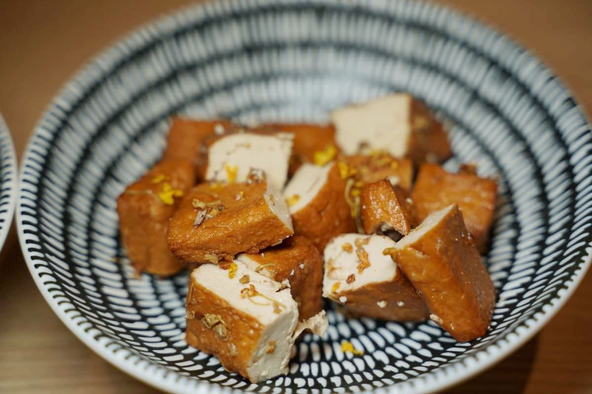 【台北微風南山美食推薦】新加坡「樂蝦拉麵」登台 全台第一家有「鑊氣」蝦湯拉麵 老虎蝦整尾烘烤研磨蝦味三重奏 12/15微風南山B2開賣首五日買一送一 - 第11張圖 【台北微風南山美食推薦】新加坡「樂蝦拉麵」登台 全台第一家有「鑊氣」蝦湯拉麵 老虎蝦整尾烘烤研磨蝦味三重奏 12/15微風南山B2開賣首五日買一送一