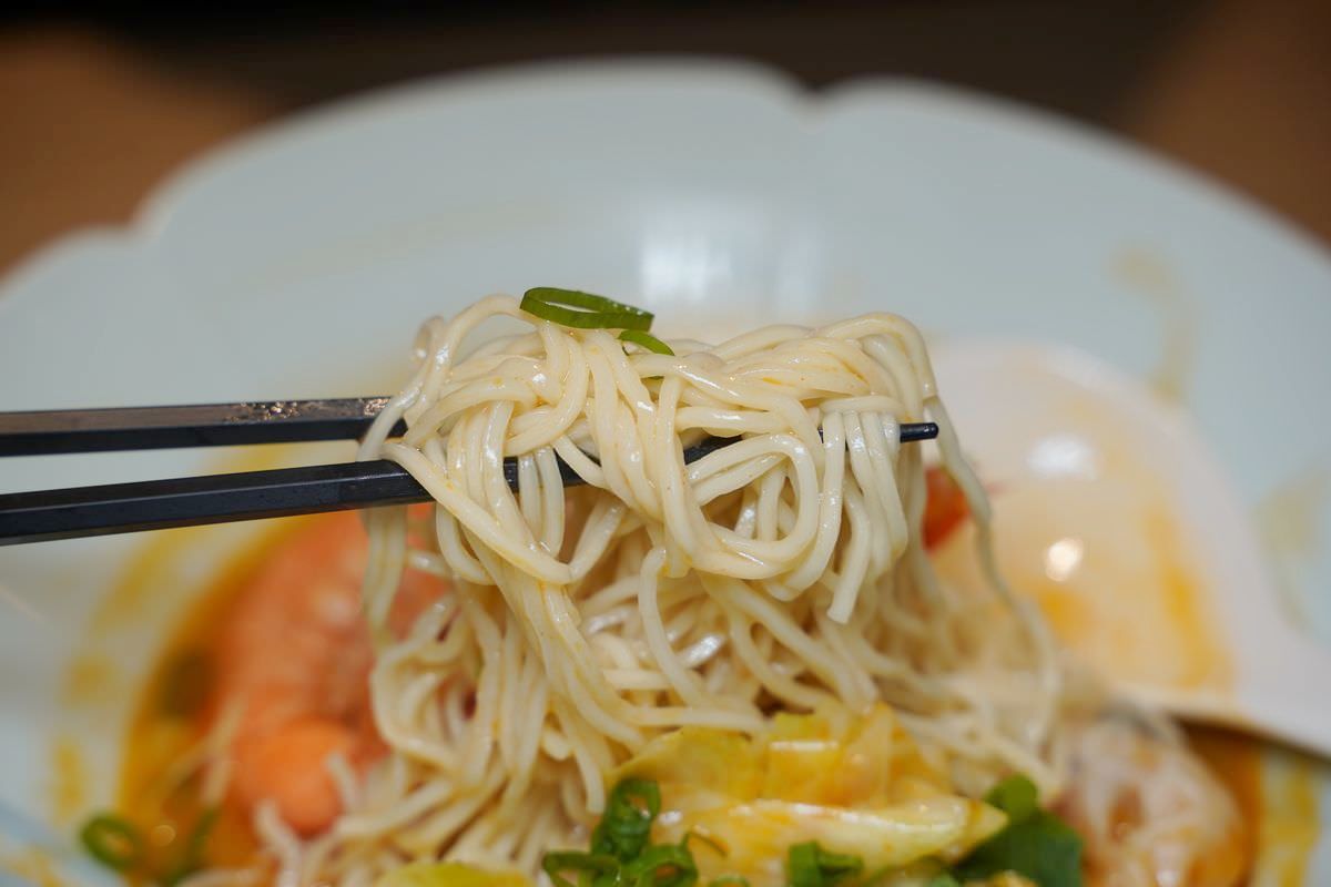 【台北微風南山美食推薦】新加坡「樂蝦拉麵」登台 全台第一家有「鑊氣」蝦湯拉麵 老虎蝦整尾烘烤研磨蝦味三重奏 12/15微風南山B2開賣首五日買一送一 - 第18張圖 【台北微風南山美食推薦】新加坡「樂蝦拉麵」登台 全台第一家有「鑊氣」蝦湯拉麵 老虎蝦整尾烘烤研磨蝦味三重奏 12/15微風南山B2開賣首五日買一送一