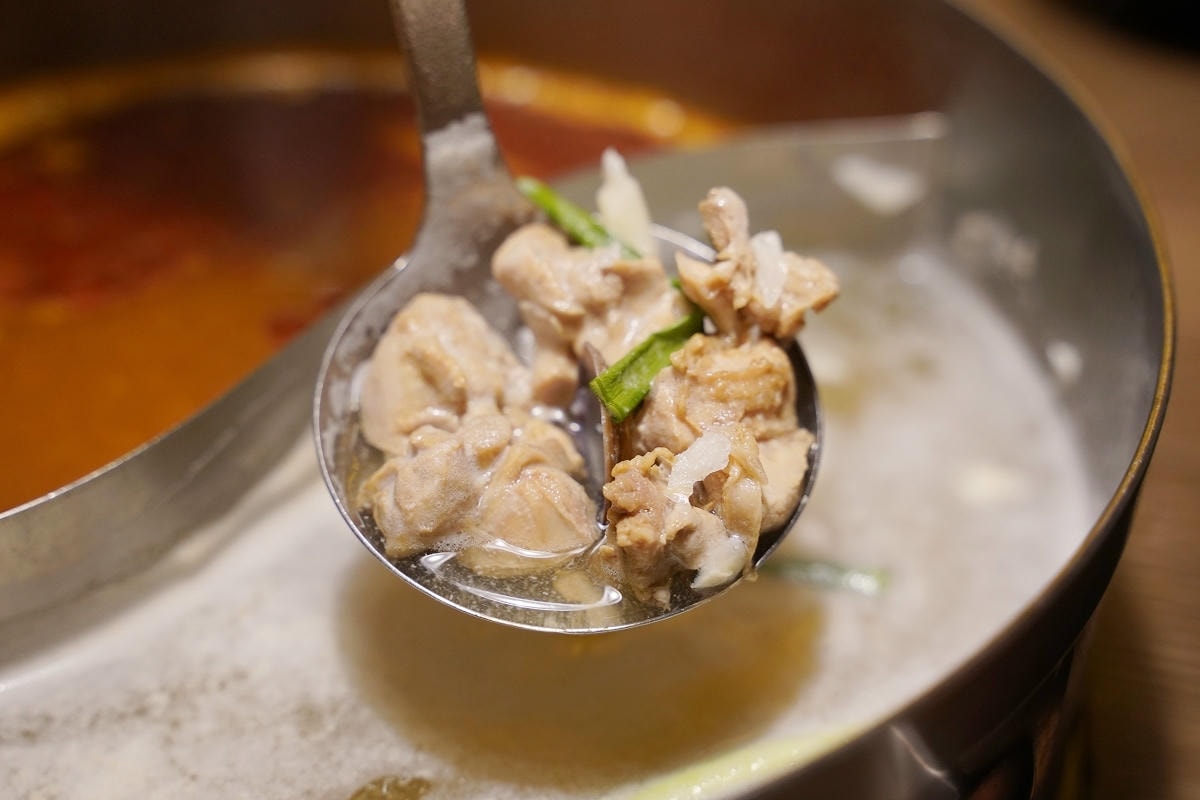 【新馬辣經典麻辣鍋桃園大江店】大江購物中心吃到飽餐廳推薦 6公尺酒牆16款潮酒無限喝到飽
