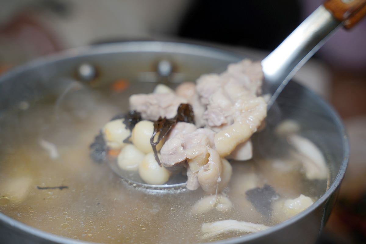 【貓空美食餐廳推薦】貓空夜景餐廳好選擇 美味必點茶油麵線/清川觀音蝦/觀音棒棒雞湯 貓空四哥的店 - 第12張圖 【貓空美食餐廳推薦】貓空夜景餐廳好選擇 美味必點茶油麵線/清川觀音蝦/觀音棒棒雞湯 貓空四哥的店