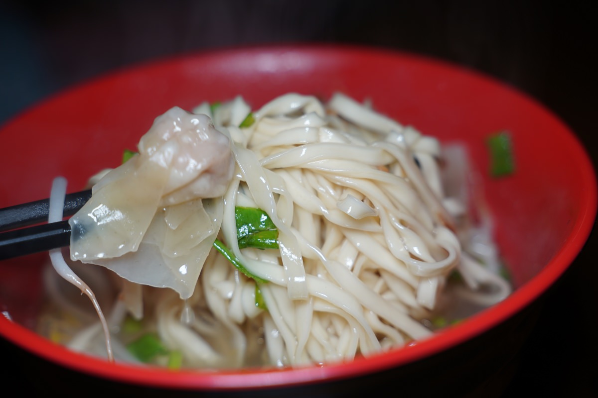 【瑞芳小吃推薦】瑞芳老街平價小吃 美味必點肉圓扁食餛飩麵 蔡家扁食