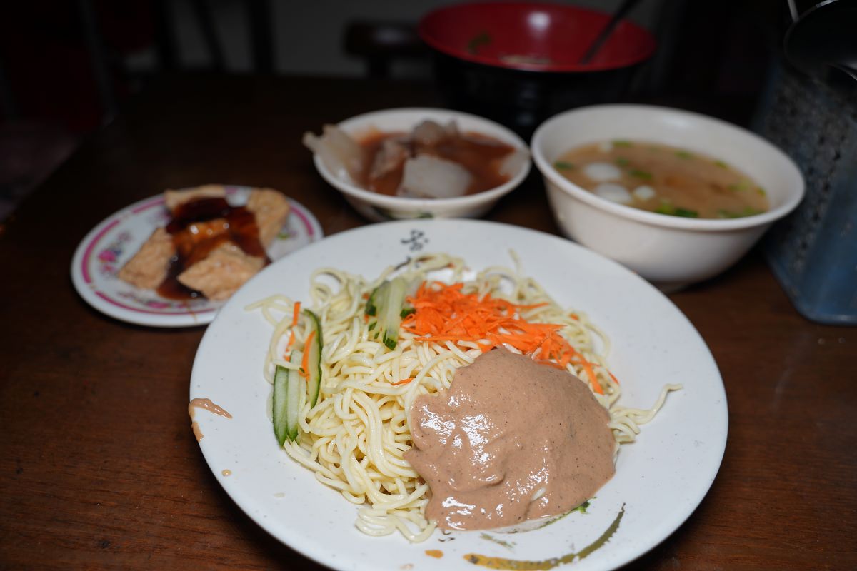 【瑞芳小吃推薦】瑞芳老街平價小吃 美味必點肉圓扁食餛飩麵 蔡家扁食
