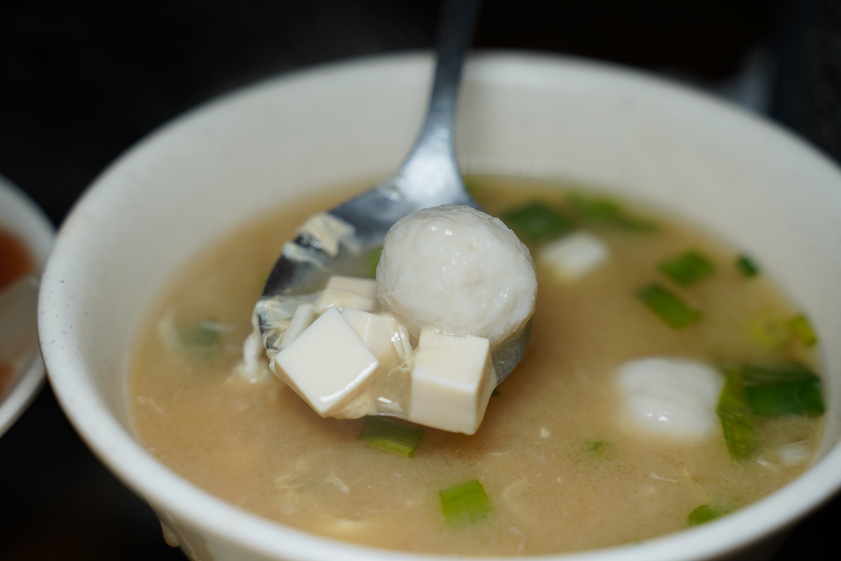 【瑞芳小吃推薦】瑞芳老街平價小吃 美味必點肉圓扁食餛飩麵 蔡家扁食