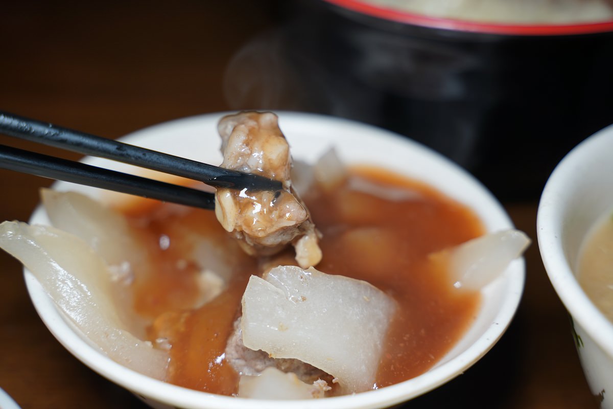 【瑞芳小吃推薦】瑞芳老街平價小吃 美味必點肉圓扁食餛飩麵 蔡家扁食