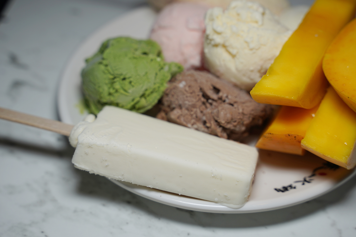 【三重火鍋吃到飽推薦】日本A5和牛/哈根達斯無限量供應 熟食百匯吃到飽 羽葉麻辣火鍋三重都會館