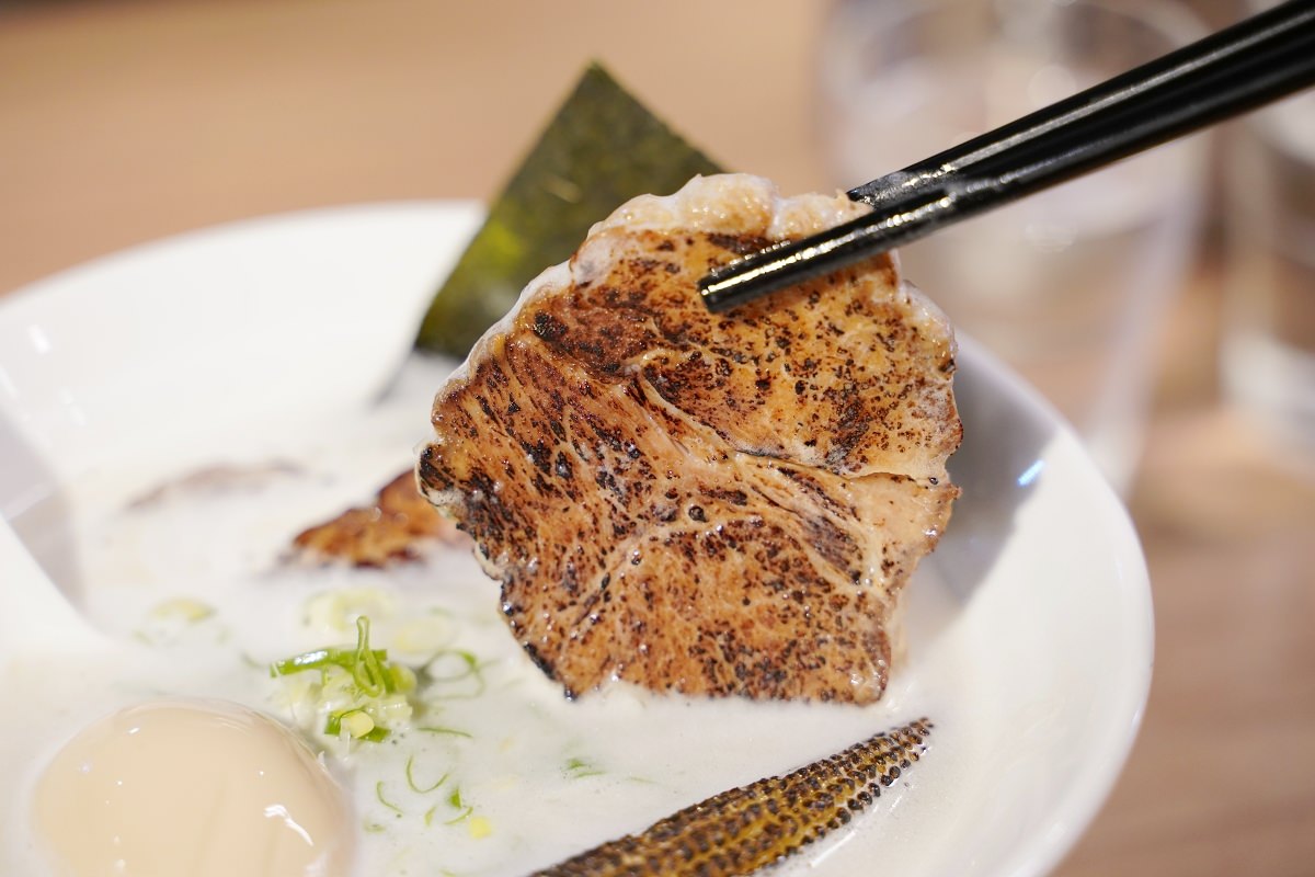 【內壢拉麵推薦】鹽味豚骨叉燒拉麵湯頭口感綿密 叉燒飯/唐揚雞美味必點 我孫子Abiko拉麵