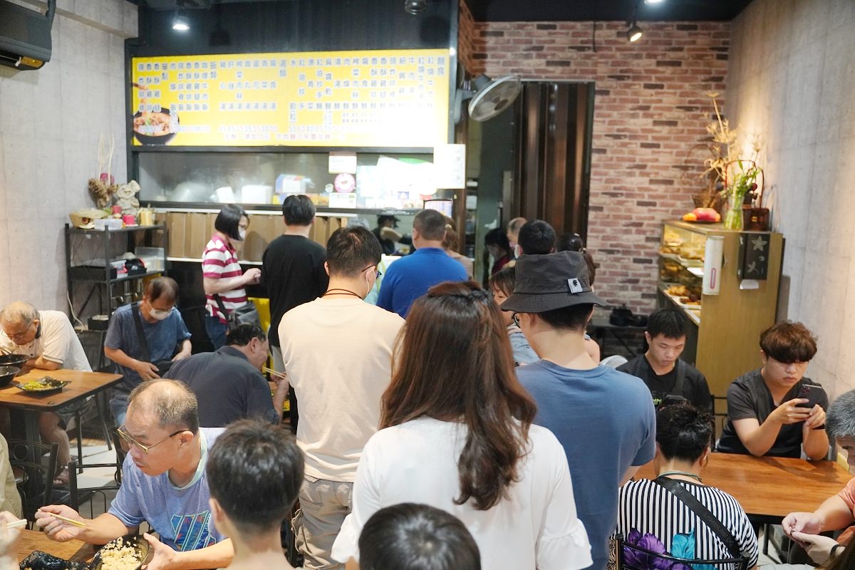 【內壢後站美食推薦】內壢超人氣小吃麵食館 自製雙色麵條Google高評價 林記麵食館 - 第3張圖 【內壢後站美食推薦】內壢超人氣小吃麵食館 自製雙色麵條Google高評價 林記麵食館