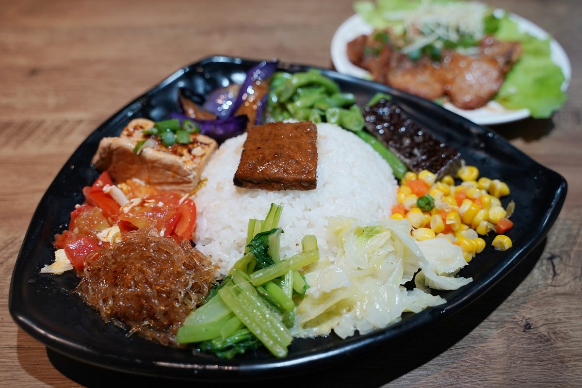 【內壢後站美食推薦】內壢超人氣小吃麵食館 自製雙色麵條Google高評價 林記麵食館 - 第7張圖 【內壢後站美食推薦】內壢超人氣小吃麵食館 自製雙色麵條Google高評價 林記麵食館