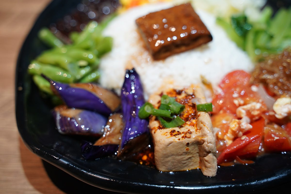 【內壢後站美食推薦】內壢超人氣小吃麵食館 自製雙色麵條Google高評價 林記麵食館 - 第8張圖 【內壢後站美食推薦】內壢超人氣小吃麵食館 自製雙色麵條Google高評價 林記麵食館