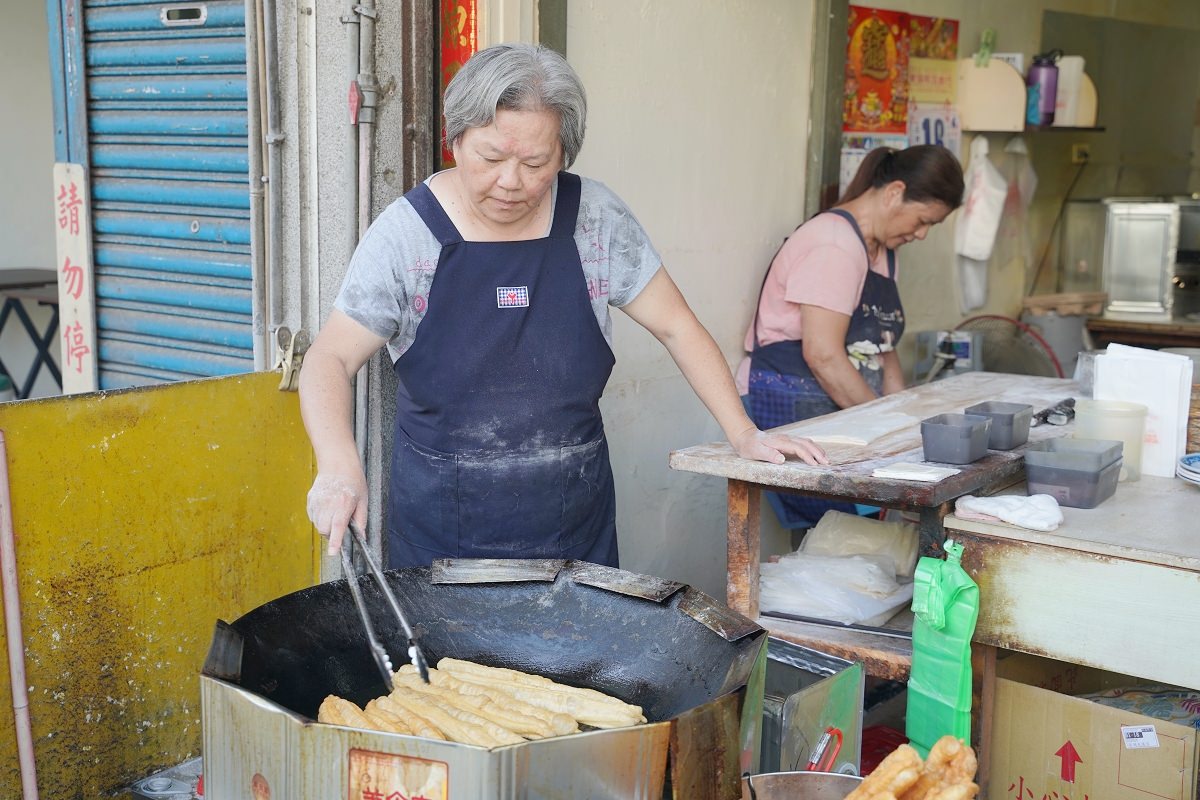 【澎湖早餐推薦】澎湖文康街人氣排隊美食 美味必點現做現炸燒餅油條 益豐豆漿