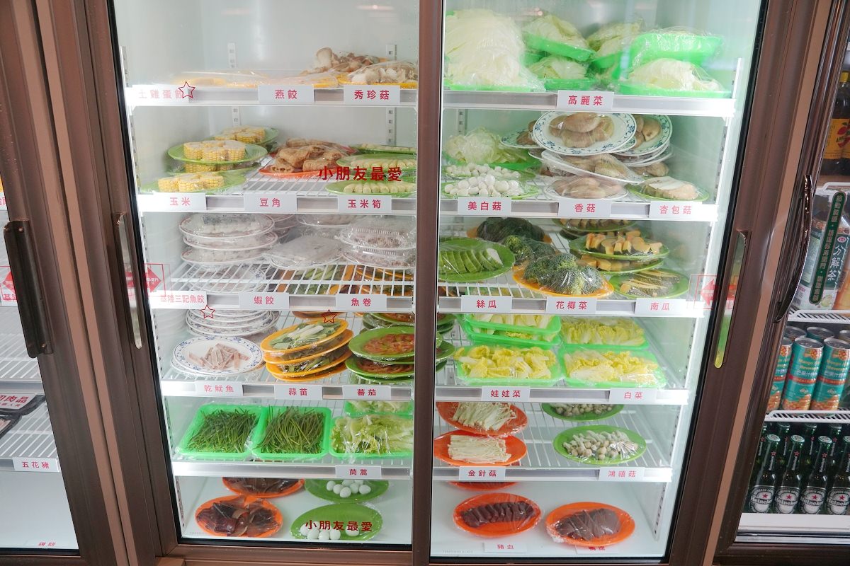 【基隆潮境公園美食推薦】台北老字號石頭火鍋插旗基隆 每日現熬大骨高湯/手工自製沙茶 金川石頭火鍋基隆海科店 - 第9張圖 【基隆潮境公園美食推薦】台北老字號石頭火鍋插旗基隆 每日現熬大骨高湯/手工自製沙茶 金川石頭火鍋基隆海科店