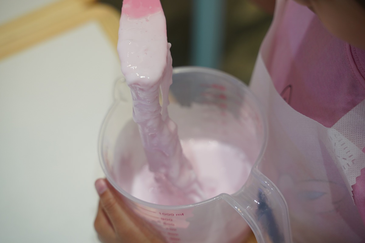 【桃園親子手作DIY課程推薦】桃園最好玩史萊姆手作樂園 數百種奶油膠配件自由設計 哈皮樂園DIY手作桃園大江店
