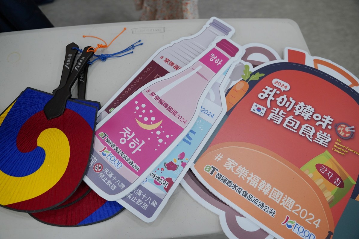 【家樂福韓國週】在家輕鬆享用韓國布帳馬車美食 超可愛PORORO見面會 韓國週商品消費滿額贈韓服穿搭