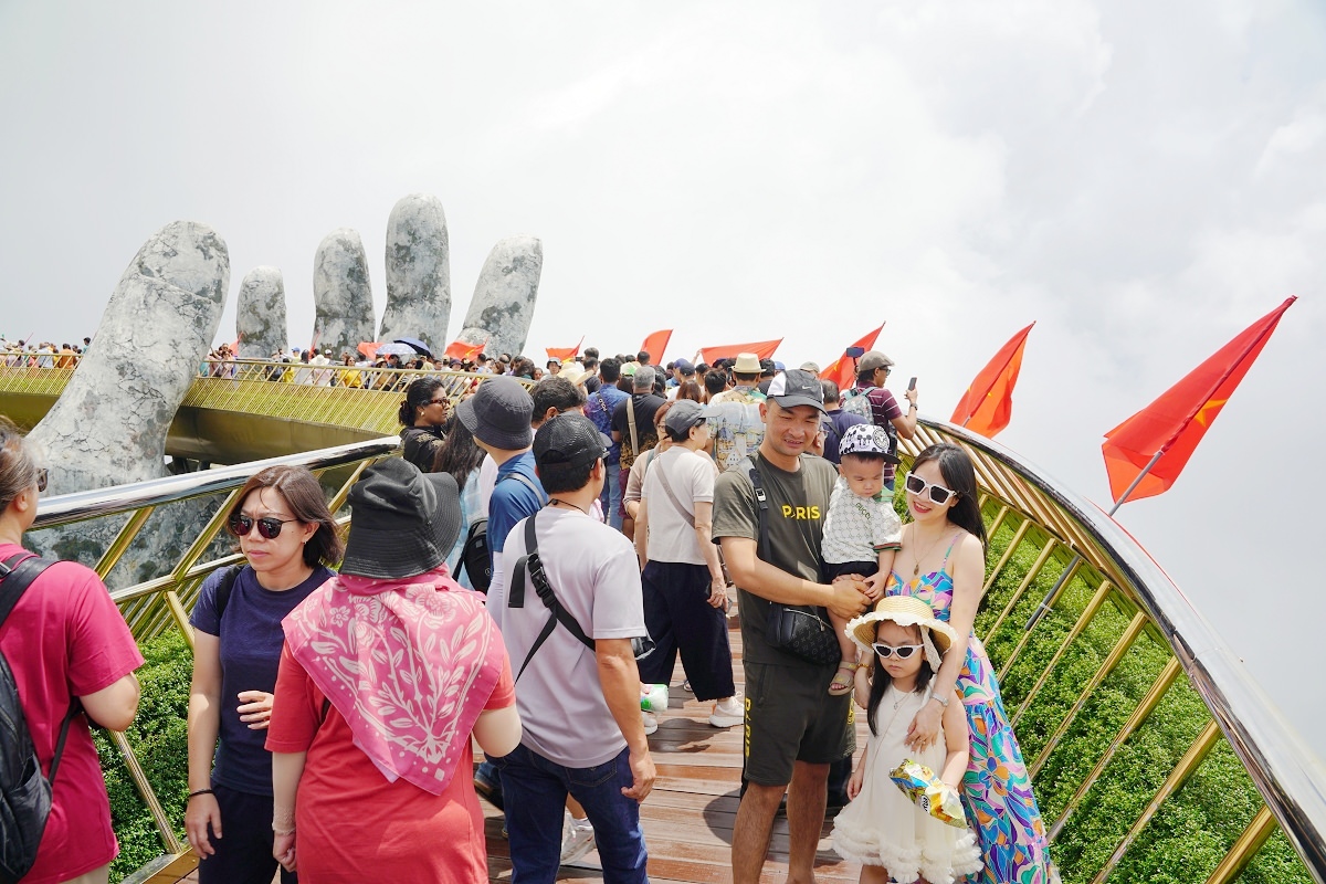 【峴港必去景點推薦】百年歷史中越巴拿山 Ba Na Hills 世界上最長不間斷單軌纜車 峴港巴拿山太陽世界
