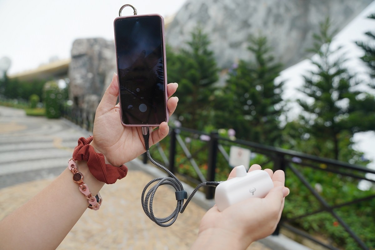 【快充口袋行動電源推薦】出國旅行必備20W快充兼容多種設備 不用插線使用更方便 Cowhorn快充口袋行動電源