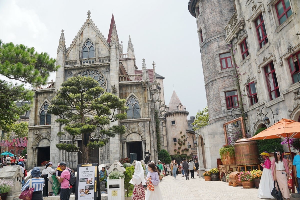【峴港必去景點推薦】百年歷史中越巴拿山 Ba Na Hills 世界上最長不間斷單軌纜車 峴港巴拿山太陽世界