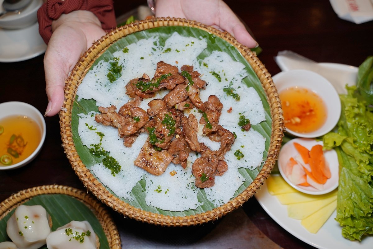 【峴港越南料理餐廳推薦】傳統手藝越南道地家鄉菜 Google好評9000則4.1顆星 峴港蘭夫人越南餐廳 Nhà hàng Madame Lân