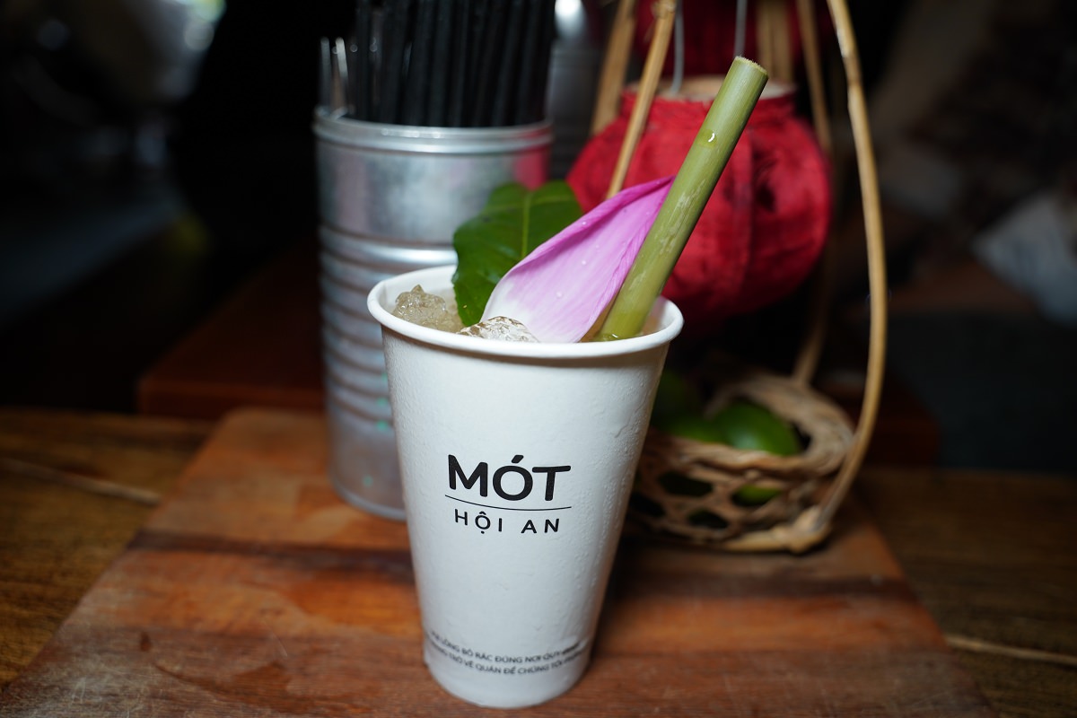 【會安網美餐廳推薦】網美必喝荷花涼茶 中文菜單超貼心 Mot