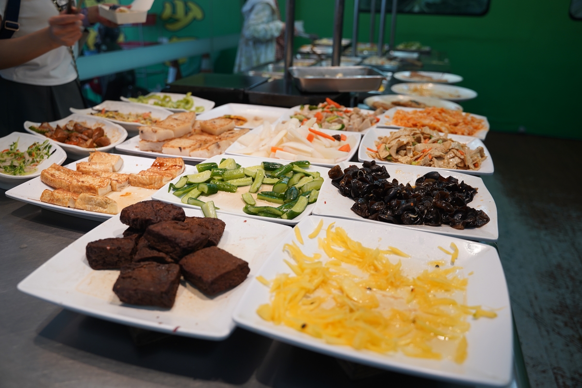 【內壢素食推薦】內用每人最低消費40元 加10元白飯/五殼飯/粥/甜湯熱湯吃到飽 忠孝健康素食自助餐 - 第3張圖 【內壢素食推薦】內用每人最低消費40元 加10元白飯/五殼飯/粥/甜湯熱湯吃到飽 忠孝健康素食自助餐