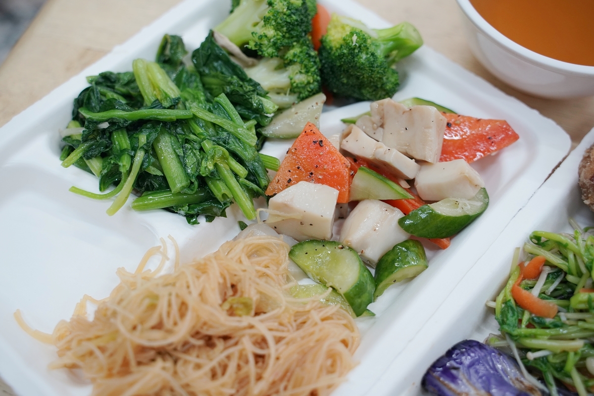 【內壢素食推薦】內用每人最低消費40元 加10元白飯/五殼飯/粥/甜湯熱湯吃到飽 忠孝健康素食自助餐 - 第11張圖 【內壢素食推薦】內用每人最低消費40元 加10元白飯/五殼飯/粥/甜湯熱湯吃到飽 忠孝健康素食自助餐