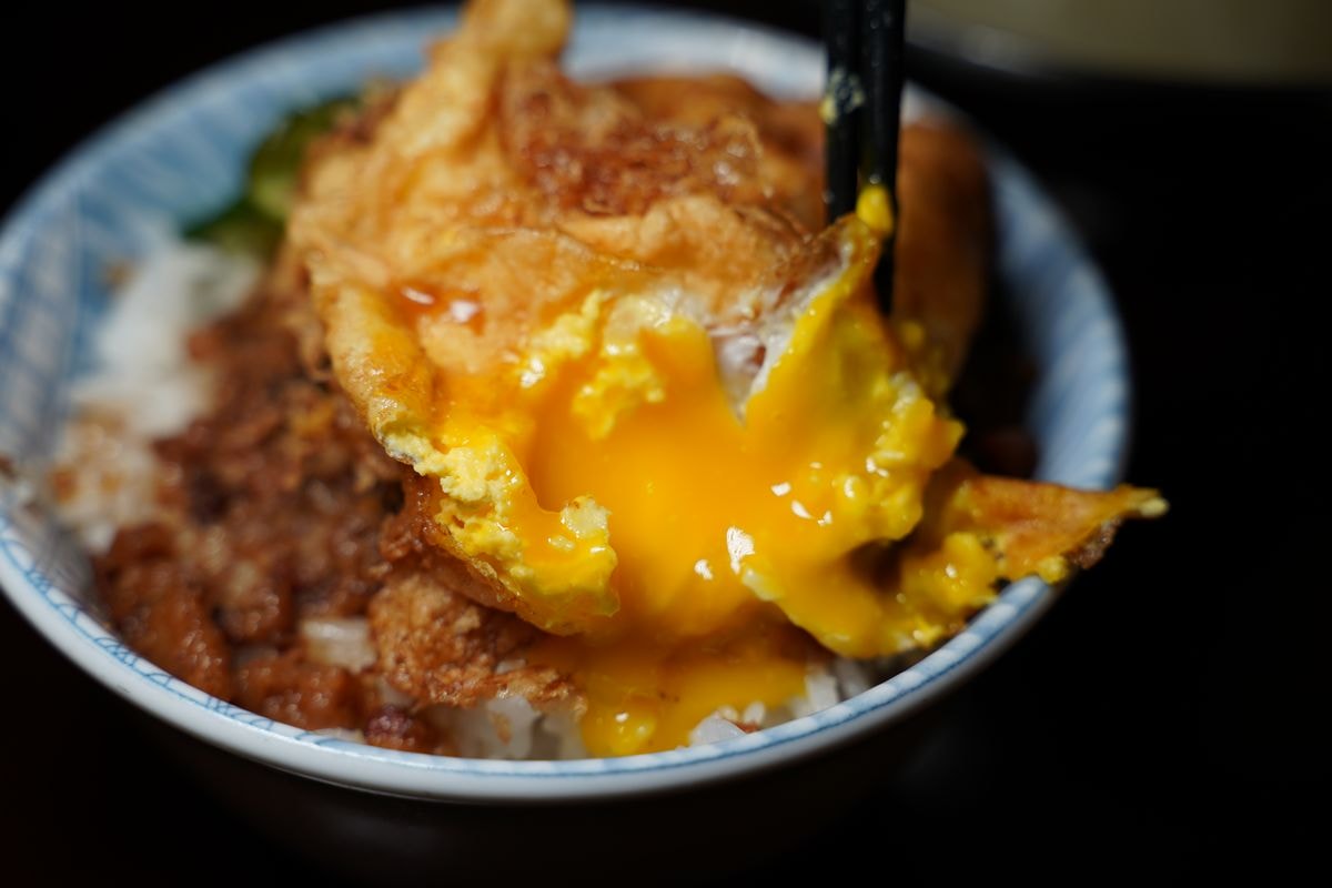 【青埔鴨肉飯推薦】青埔古早味台灣小吃 人氣必點雙蛋銷魂滷肉飯/滑水鴨肉 二堂頭青埔店 - 第8張圖 【青埔鴨肉飯推薦】青埔古早味台灣小吃 人氣必點雙蛋銷魂滷肉飯/滑水鴨肉 二堂頭青埔店