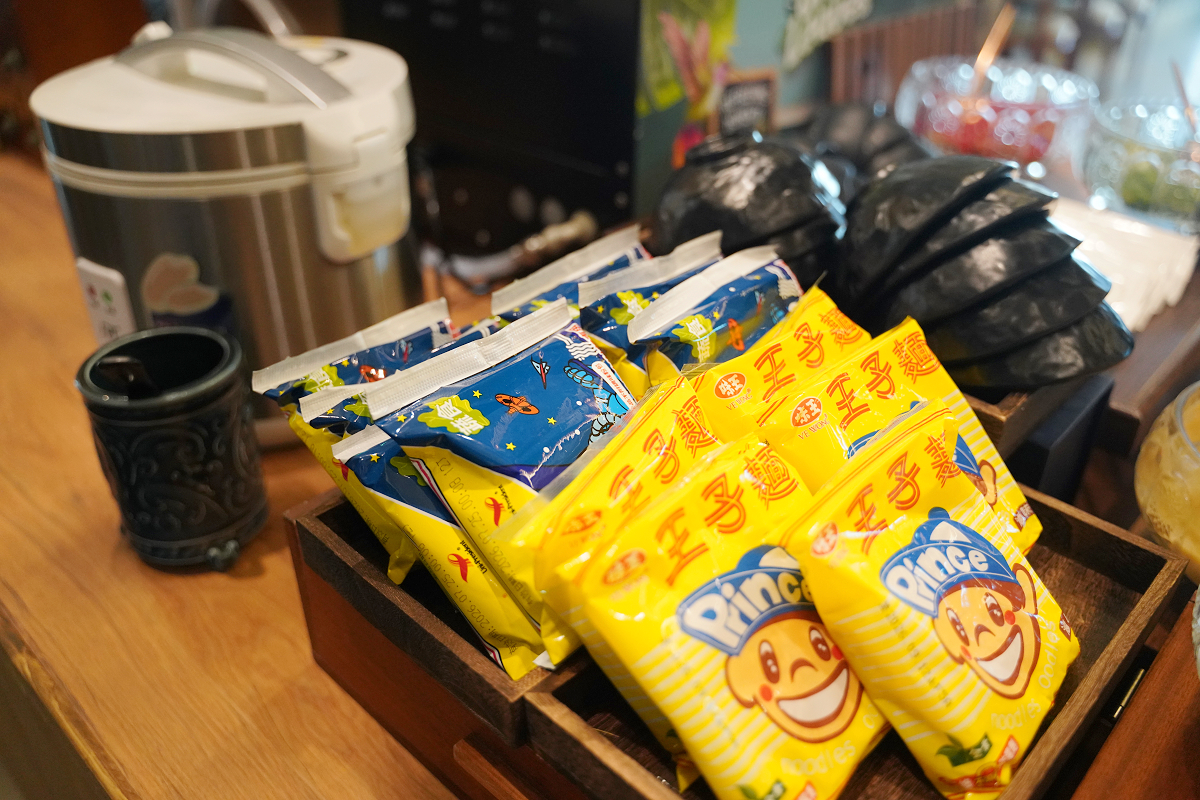 【吾王開鍋鶯歌旗艦店】鶯歌鳳嗚火鍋推薦 豐富自助吧吃到飽 櫻花樹下絕美KTV包場用餐環境
