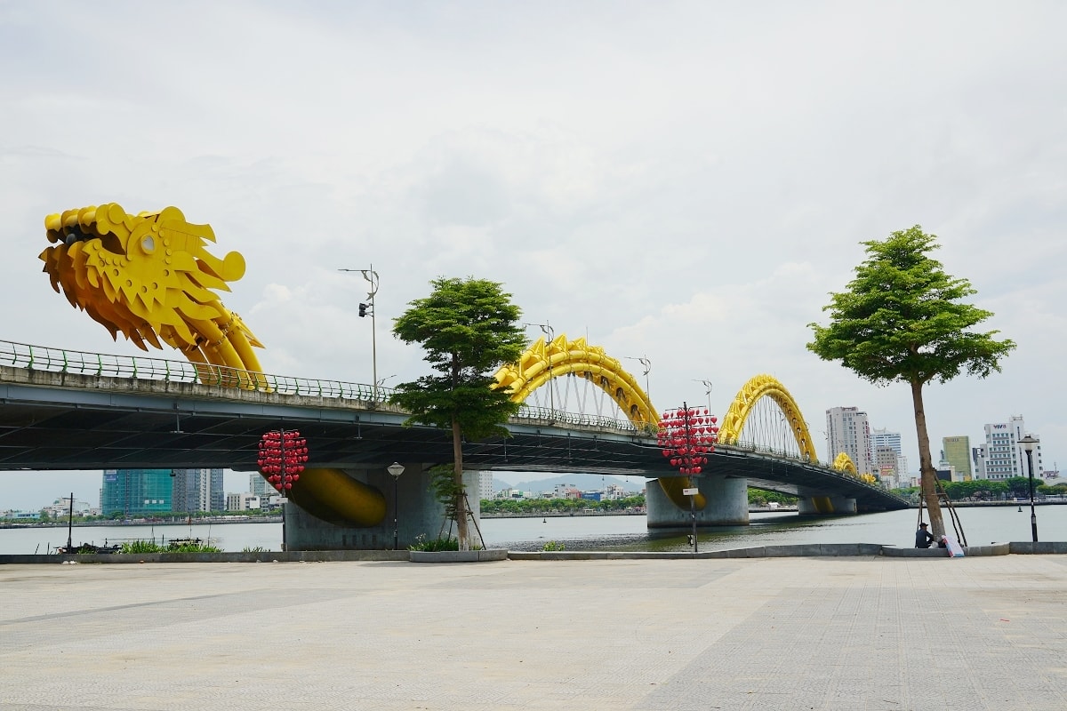 【峴港必訪景點推薦】全世界最大龍形大橋 假日限定龍橋噴火秀 峴港龍橋 Dragon Bridge