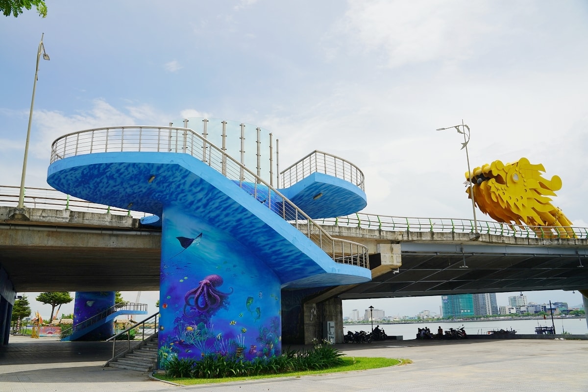 【峴港必訪景點推薦】全世界最大龍形大橋 假日限定龍橋噴火秀 峴港龍橋 Dragon Bridge