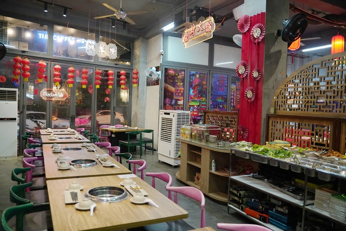 【峴港吃到飽餐廳推薦】港式燒烤火鍋吃到飽 豐富自助吧無限量供應 Madam Võ ĐN 皇后燒烤火鍋吃到飽 - 第10張圖 【峴港吃到飽餐廳推薦】港式燒烤火鍋吃到飽 豐富自助吧無限量供應 Madam Võ ĐN 皇后燒烤火鍋吃到飽