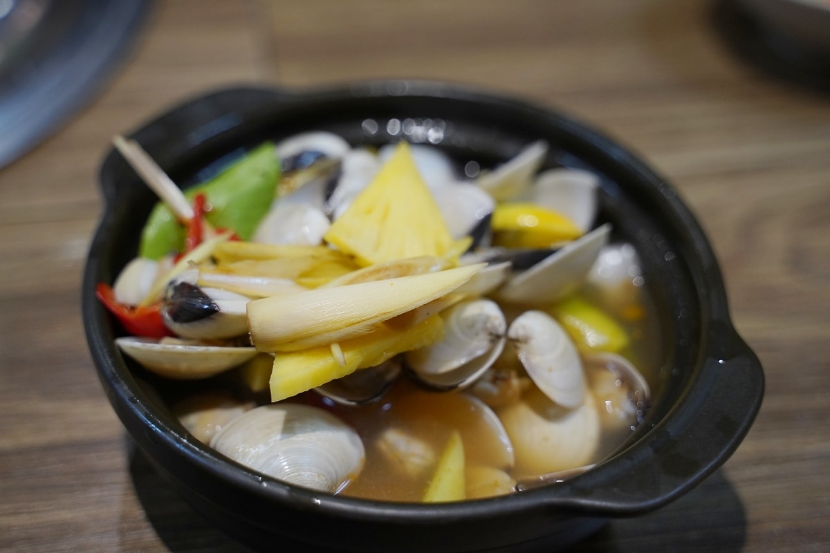 【峴港吃到飽餐廳推薦】港式燒烤火鍋吃到飽 豐富自助吧無限量供應 Madam Võ ĐN 皇后燒烤火鍋吃到飽 - 第21張圖 【峴港吃到飽餐廳推薦】港式燒烤火鍋吃到飽 豐富自助吧無限量供應 Madam Võ ĐN 皇后燒烤火鍋吃到飽