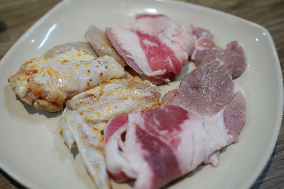 【峴港吃到飽餐廳推薦】港式燒烤火鍋吃到飽 豐富自助吧無限量供應 Madam Võ ĐN 皇后燒烤火鍋吃到飽 - 第29張圖 【峴港吃到飽餐廳推薦】港式燒烤火鍋吃到飽 豐富自助吧無限量供應 Madam Võ ĐN 皇后燒烤火鍋吃到飽