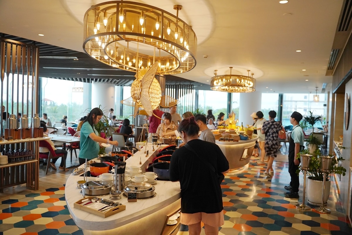 【Radisson Hotel Danang】越南峴港海景飯店推薦峴港麗筠酒店 美溪沙灘第一排 超豐富早餐自助吧/高空無邊際泳池