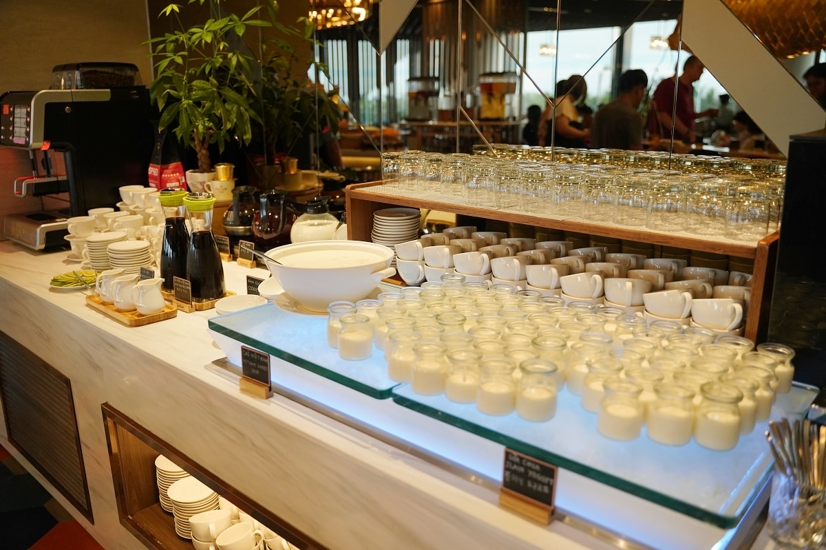 【Radisson Hotel Danang】越南峴港海景飯店推薦峴港麗筠酒店 美溪沙灘第一排 超豐富早餐自助吧/高空無邊際泳池