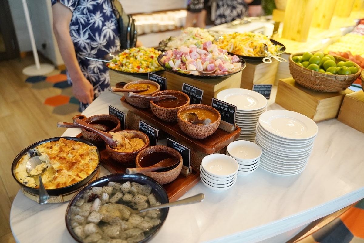 【Radisson Hotel Danang】越南峴港海景飯店推薦峴港麗筠酒店 美溪沙灘第一排 超豐富早餐自助吧/高空無邊際泳池