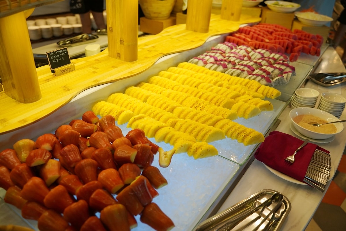 【Radisson Hotel Danang】越南峴港海景飯店推薦峴港麗筠酒店 美溪沙灘第一排 超豐富早餐自助吧/高空無邊際泳池