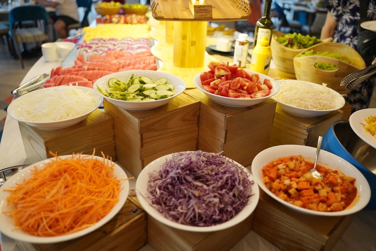【Radisson Hotel Danang】越南峴港海景飯店推薦峴港麗筠酒店 美溪沙灘第一排 超豐富早餐自助吧/高空無邊際泳池