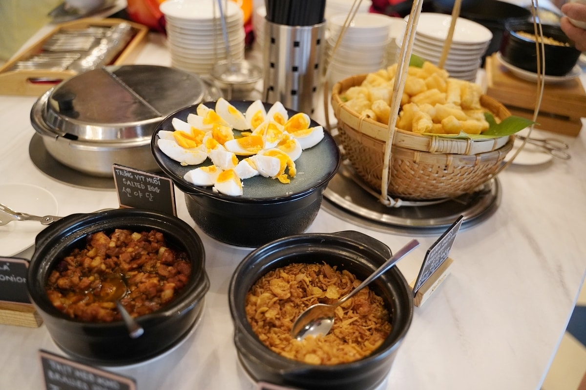【Radisson Hotel Danang】越南峴港海景飯店推薦峴港麗筠酒店 美溪沙灘第一排 超豐富早餐自助吧/高空無邊際泳池