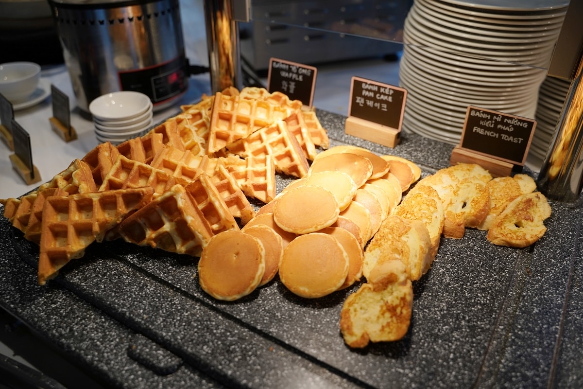 【Radisson Hotel Danang】越南峴港海景飯店推薦峴港麗筠酒店 美溪沙灘第一排 超豐富早餐自助吧/高空無邊際泳池