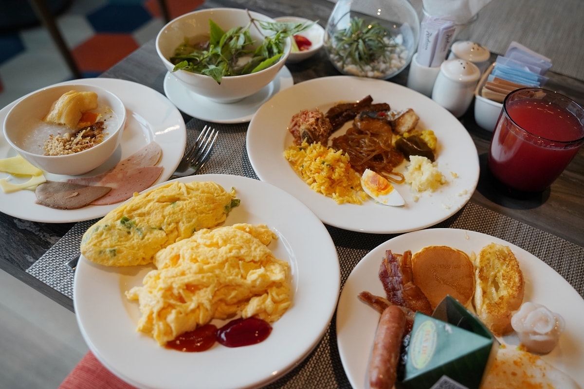 【Radisson Hotel Danang】越南峴港海景飯店推薦峴港麗筠酒店 美溪沙灘第一排 超豐富早餐自助吧/高空無邊際泳池