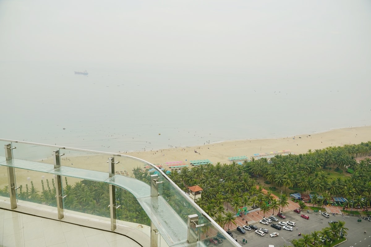 【Radisson Hotel Danang】越南峴港海景飯店推薦峴港麗筠酒店 美溪沙灘第一排 超豐富早餐自助吧/高空無邊際泳池