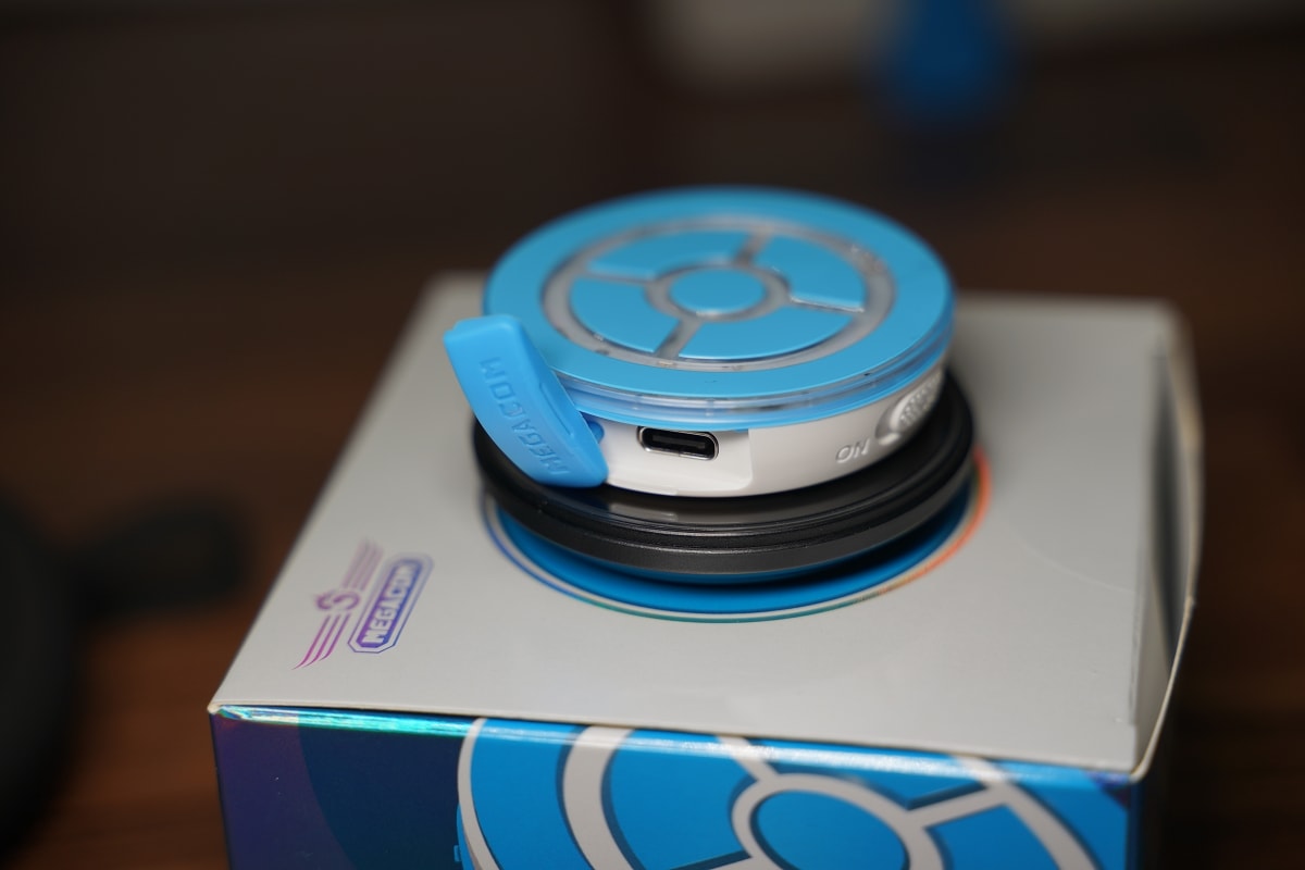 【MEGACOM】抓寶夢語音版 雙帳號 第三代 DuoMon3 雙充電模式/可連接app設定/外型更小更薄更輕便