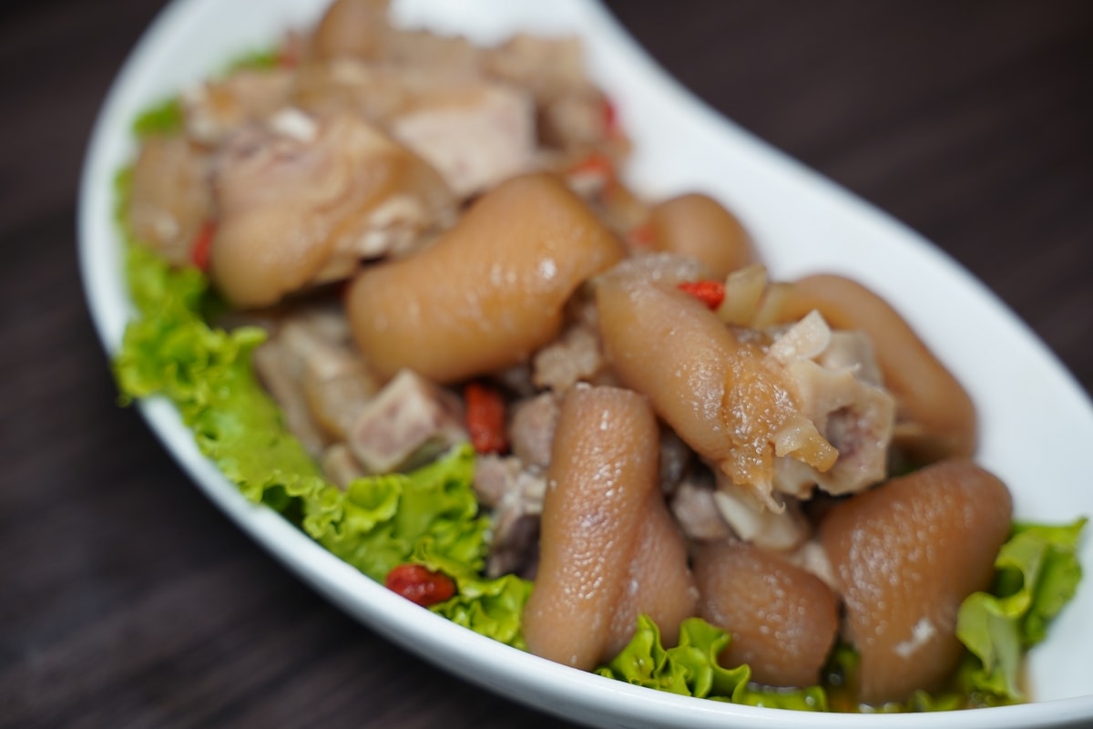【龍潭三洽水美食餐廳推薦】創立於2003年包廂聚餐好選擇 美味多元客家料理結合當代藝術收藏 松葉園人文景觀餐廳