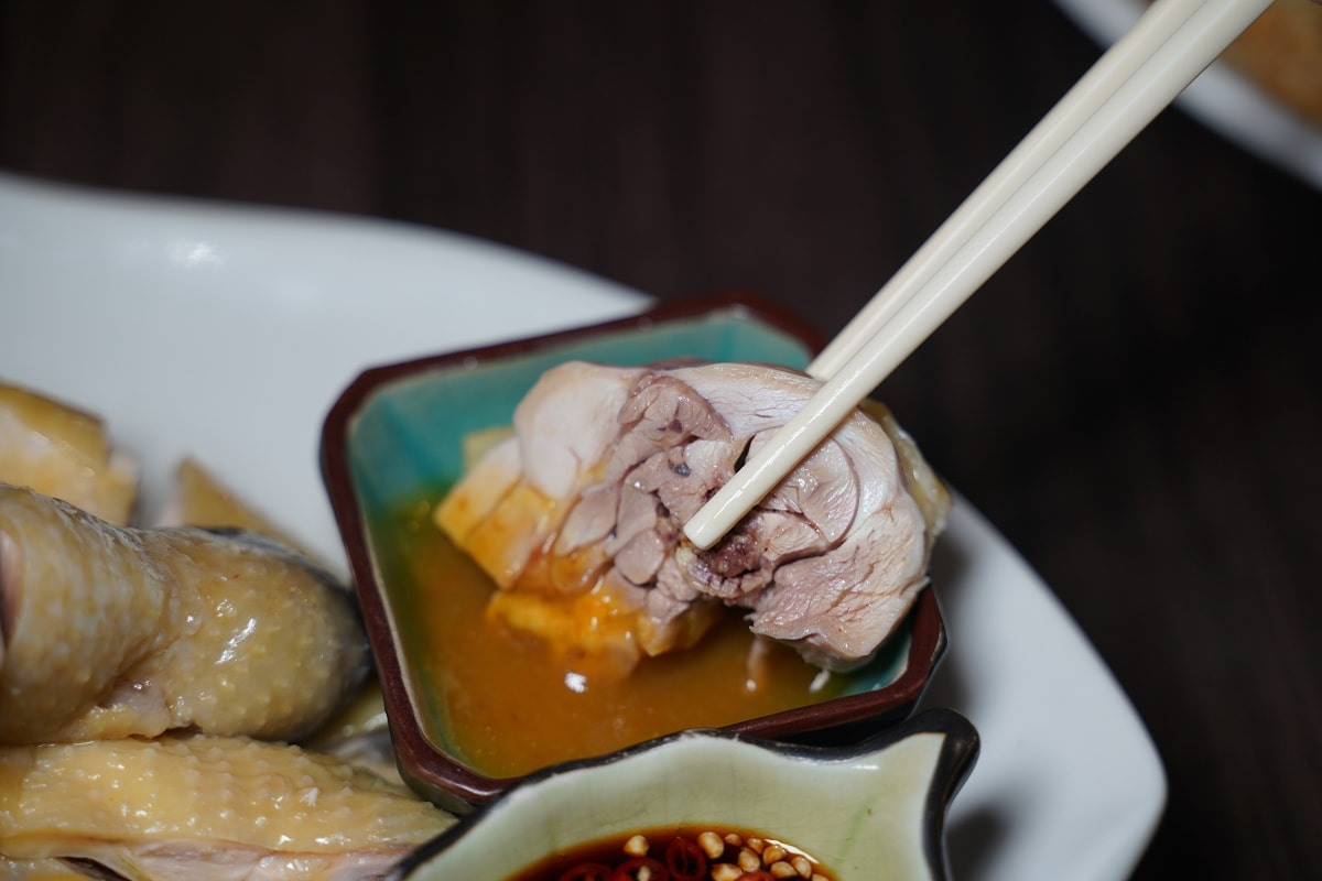 【龍潭三洽水美食餐廳推薦】創立於2003年包廂聚餐好選擇 美味多元客家料理結合當代藝術收藏 松葉園人文景觀餐廳