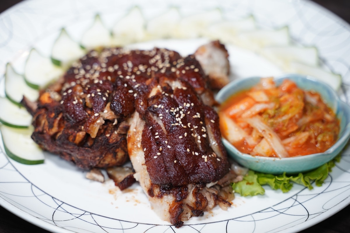 【龍潭三洽水美食餐廳推薦】創立於2003年包廂聚餐好選擇 美味多元客家料理結合當代藝術收藏 松葉園人文景觀餐廳