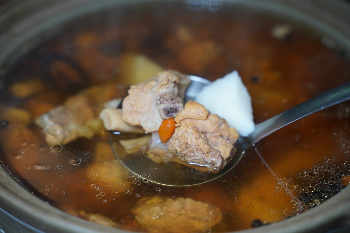 【龍潭三洽水美食餐廳推薦】創立於2003年包廂聚餐好選擇 美味多元客家料理結合當代藝術收藏 松葉園人文景觀餐廳