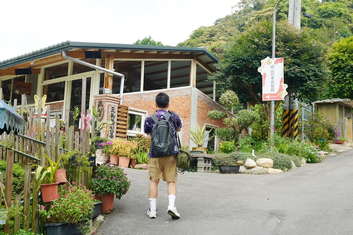 【龍潭三洽水景點推薦】佳河錦鯉園餵魚趣 繞山花手作DIY喝下午茶 三和青創基地 - 第9張圖 【龍潭三洽水景點推薦】佳河錦鯉園餵魚趣 繞山花手作DIY喝下午茶 三和青創基地